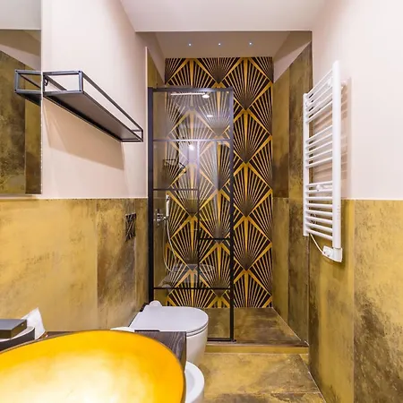 Golden Terrace At Historical Center By Napoliapartments Apartman *