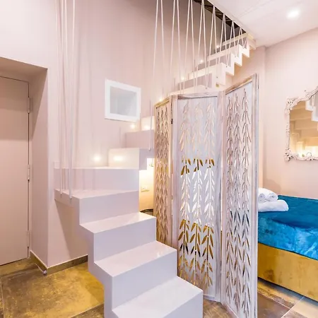 Golden Terrace At Historical Center By Napoliapartments Apartman *