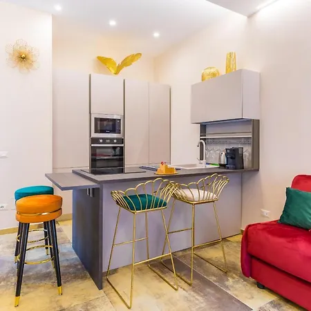 Apartman Golden Terrace At Historical Center By Napoliapartments