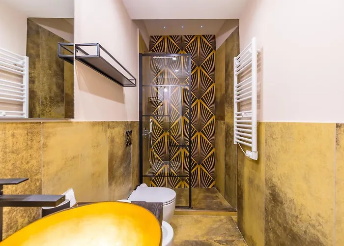 Golden Terrace At Historical Center By Napoliapartments דירה *