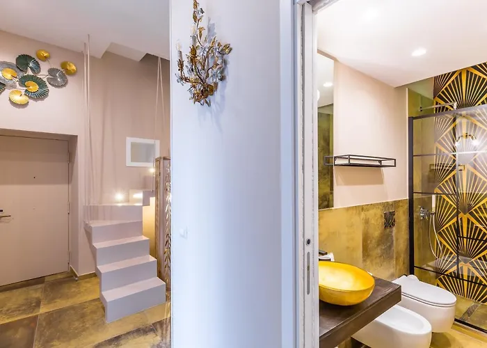 Golden Terrace At Historical Center By Napoliapartments דירה *