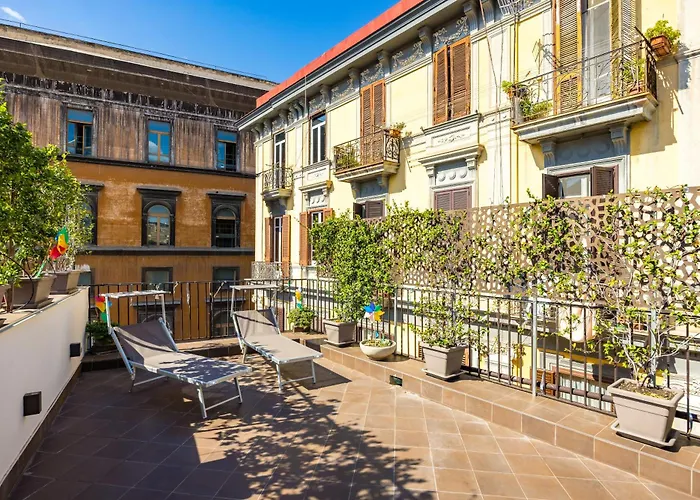 Golden Terrace At Historical Center By Napoliapartments דירה *